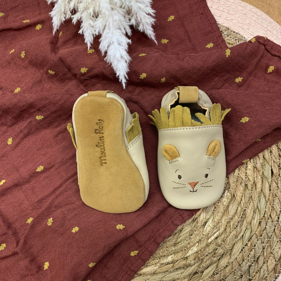 Les chaussons en cuir 
