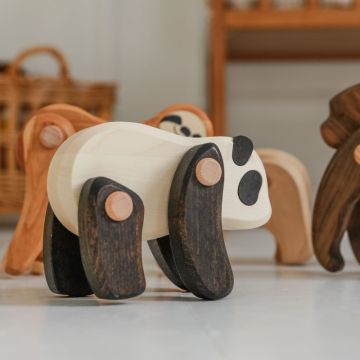 Panda, Bajo