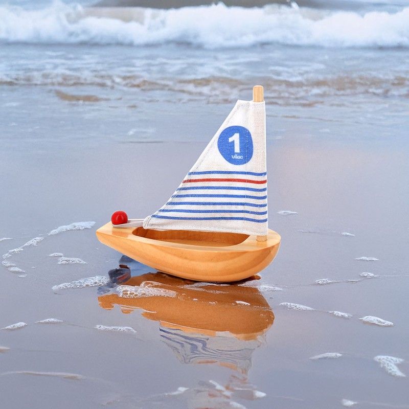 Kleines Seegelboot aus Holz, Vilac