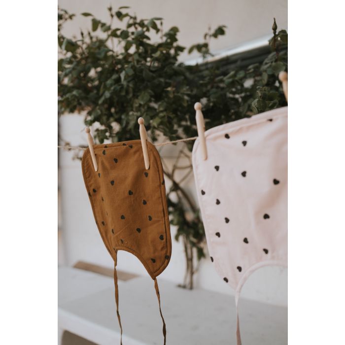 Lätzchen Herz schwarz rosa, Rose in April