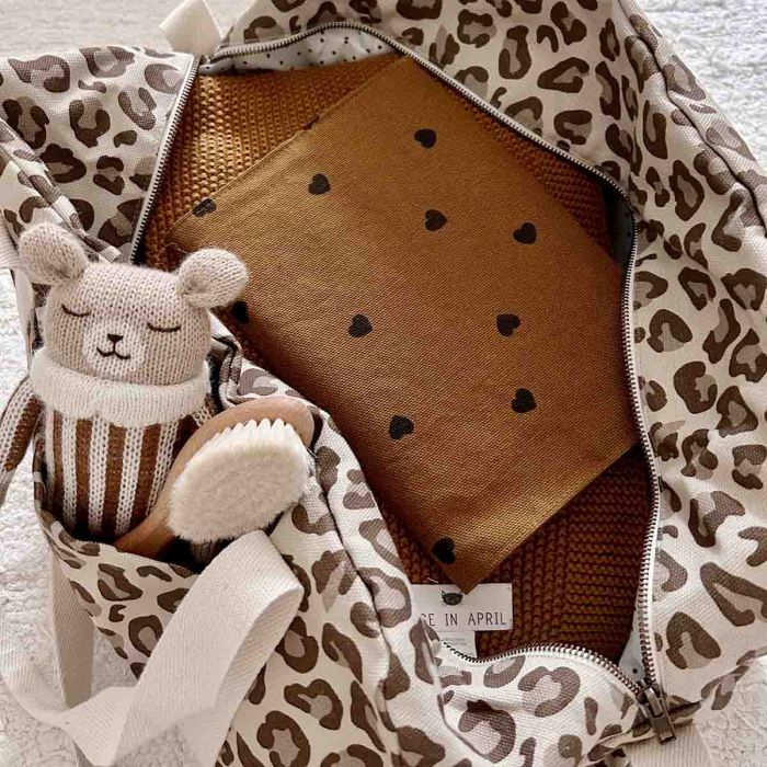 Hülle für das Untersuchungsheft,Chloé Herzen Cumin, Rose in April