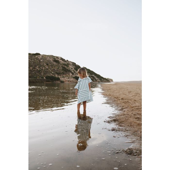 Hellblauer Poncho, 4-6 Jahre (M), Rose in April